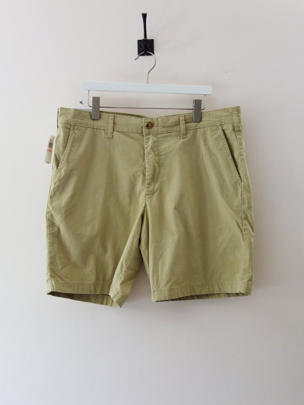 IZOD SALTWATER Stretch Chino MENS Kahiki Shorts W40 9.5" Inseam NWT